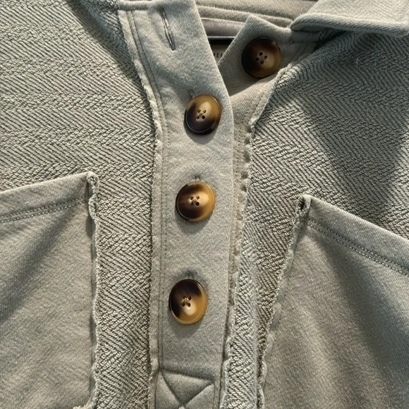 AE sweatshirt - Picture 2 of 4